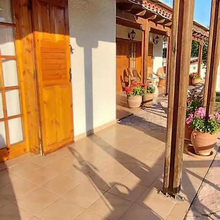 Villa Johnny Jo Aigio