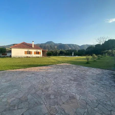 Villa Johnny Jo Aigio