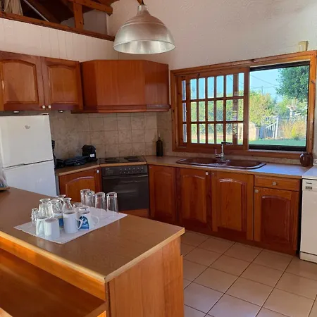 Villa Johnny Jo Aigio