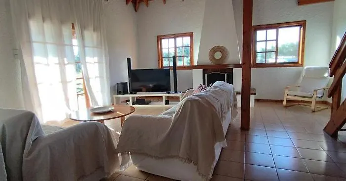 Johnny Jo Βίλα *