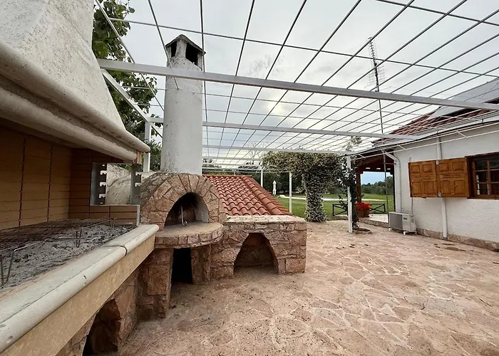 Villa Johnny Jo Egio