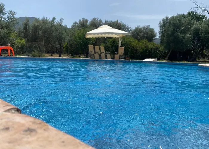 Johnny Jo Βίλα Αίγιο